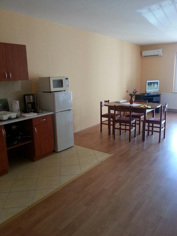 Kotany Apartman Harkány Habitación foto